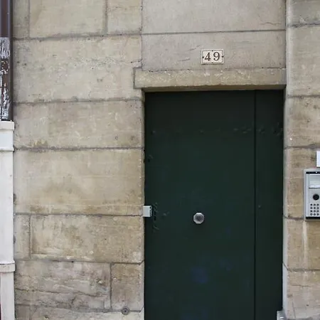 L'amiral Sous Les Toits * Dijon