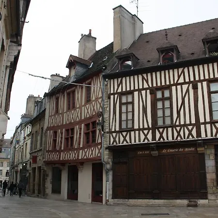 L'amiral Sous Les Toits * Dijon