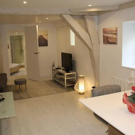 L'amiral Sous Les Toits Apartment